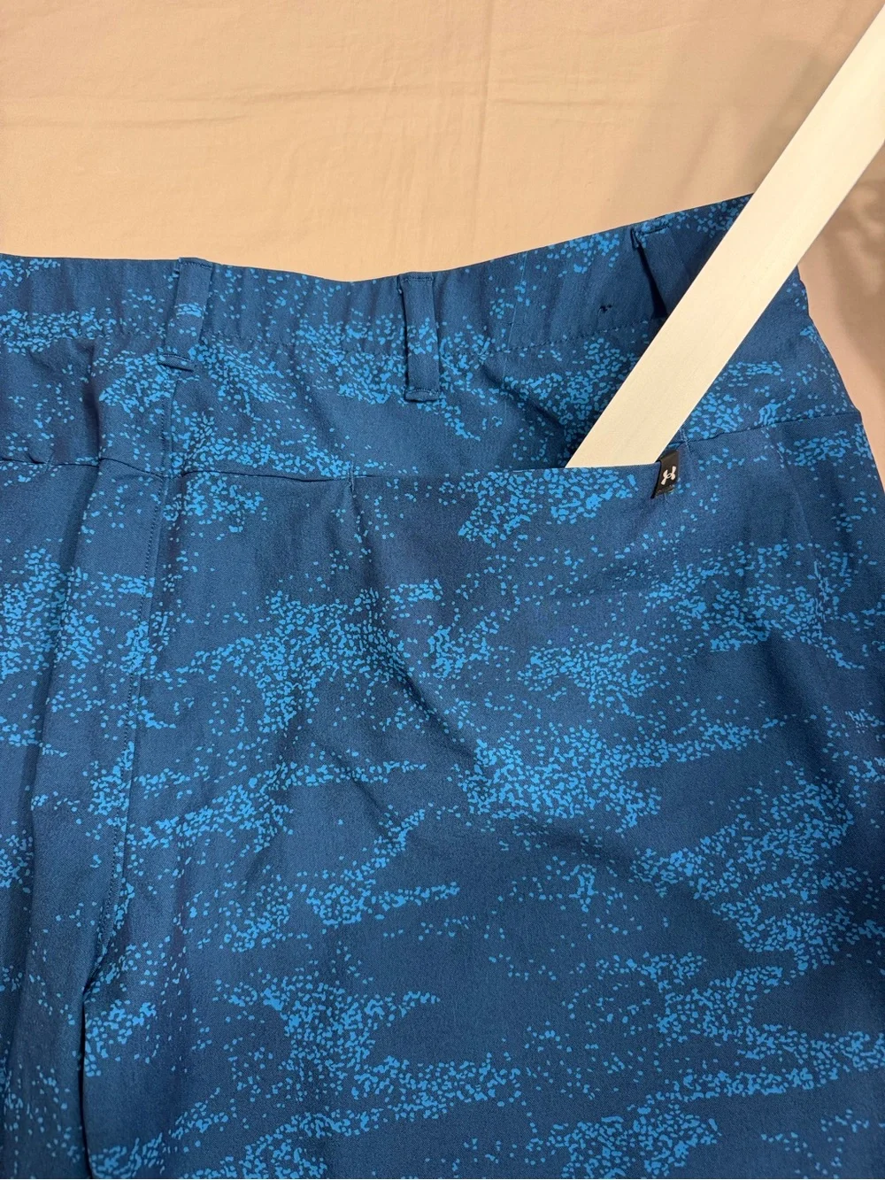 Under Armour Golf Shorts Size 44 Blue Camo Print